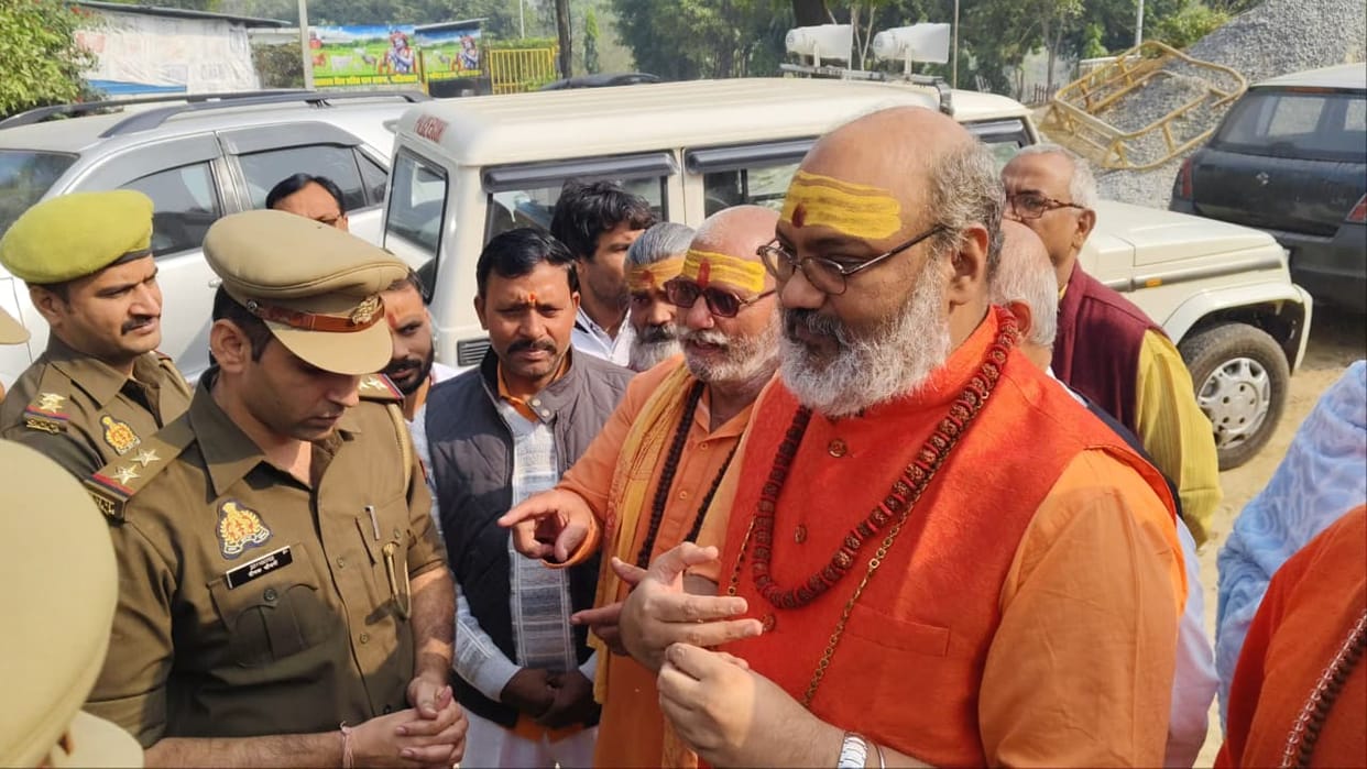 Yeti Narasimhanand, who was going to protest at the Prime Minister's residence, was placed under house arrest by the police