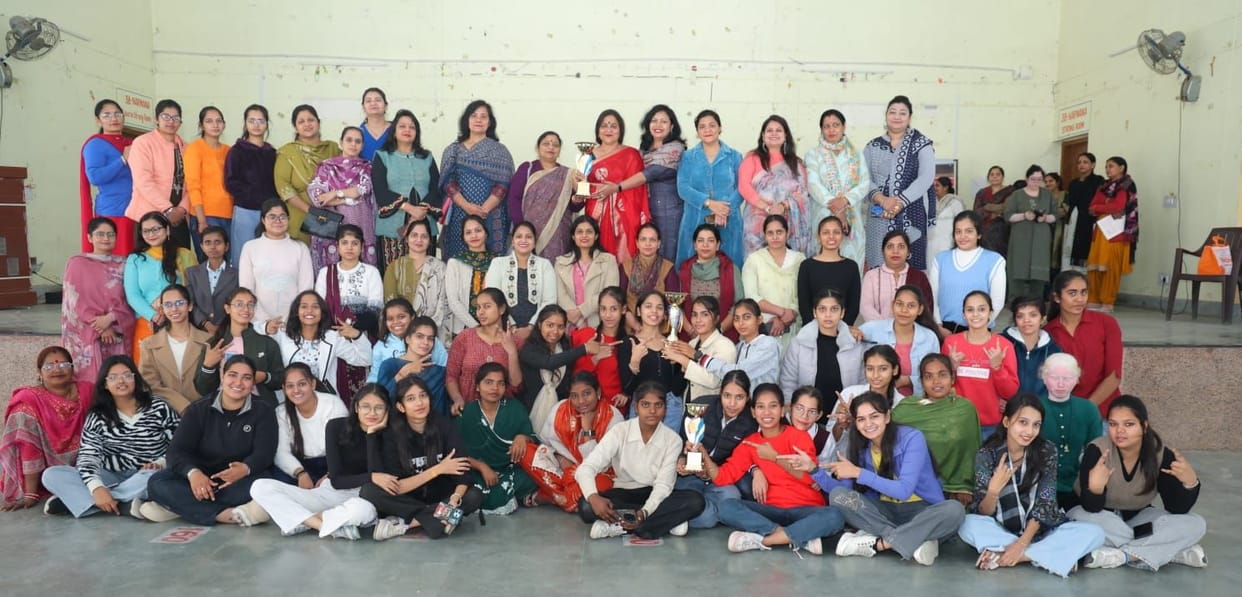 Hindu Kanya College won the overall trophy in the regional youth festival.