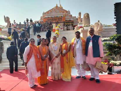 210 devotees of the Mandal witnessed the flag hoisting ceremony.