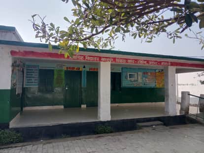 Schools remained closed at some places, crowds gathered at other places, negligence in the work of SIR