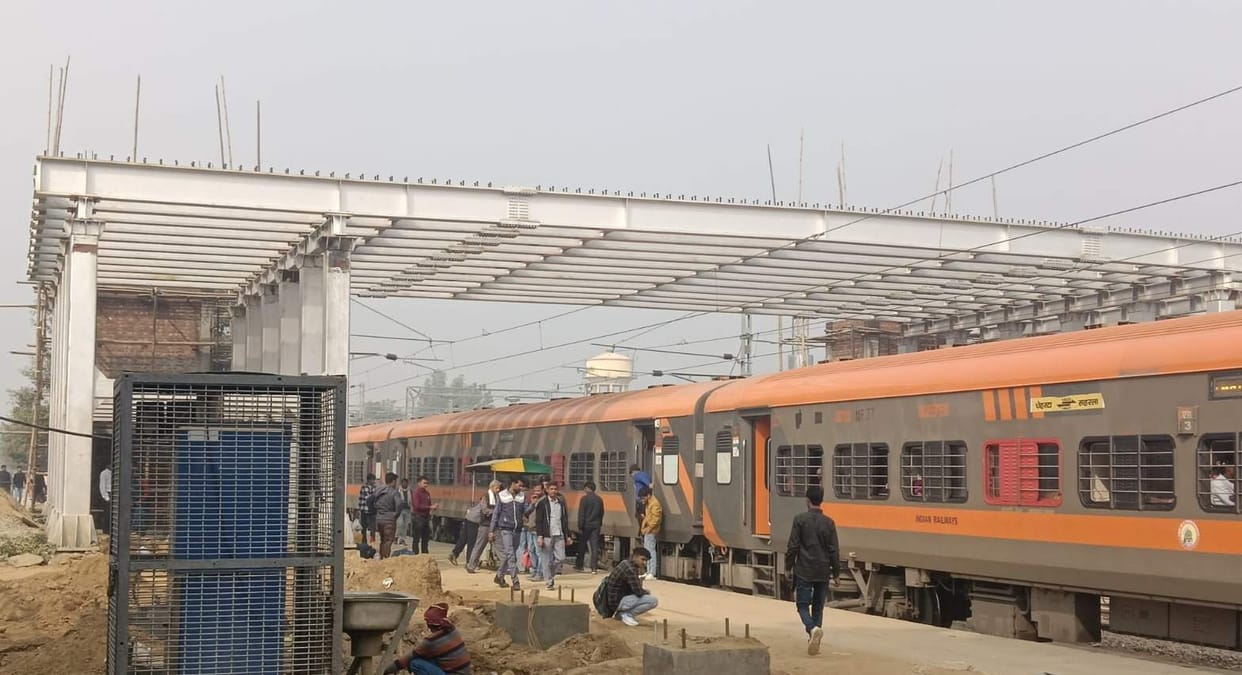 The railway station could not be renovated even in two years.