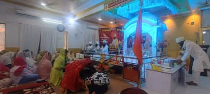 The guru refuted discrimination and showed the path of truth