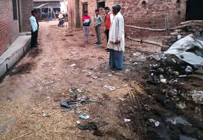 The market road of Garhiya Rangin is in bad condition