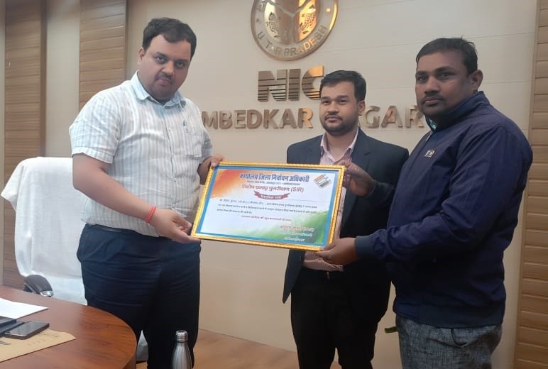 DM honored four BLOs for their excellent performance