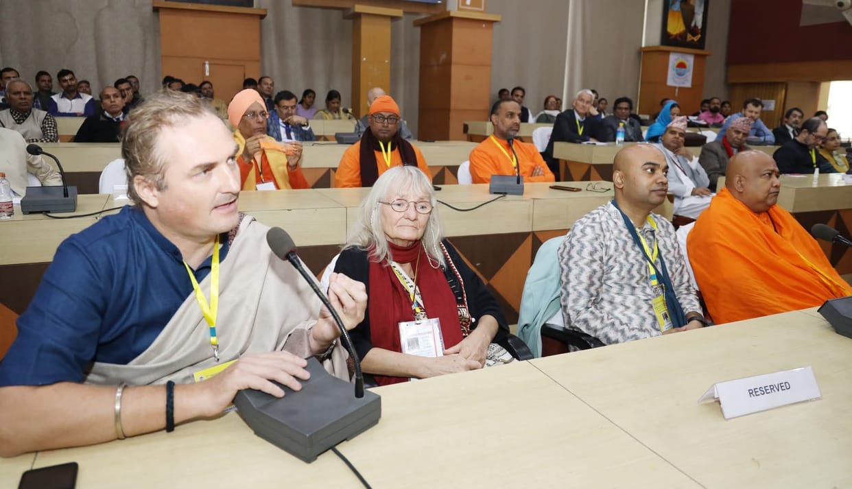 Scholars share knowledge and experiences from the Bhagavad Gita at the Round Table Conference