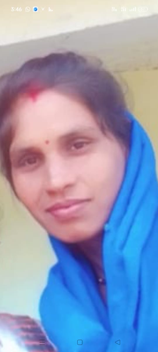 A woman who went to collect grass in the forest died after slipping.