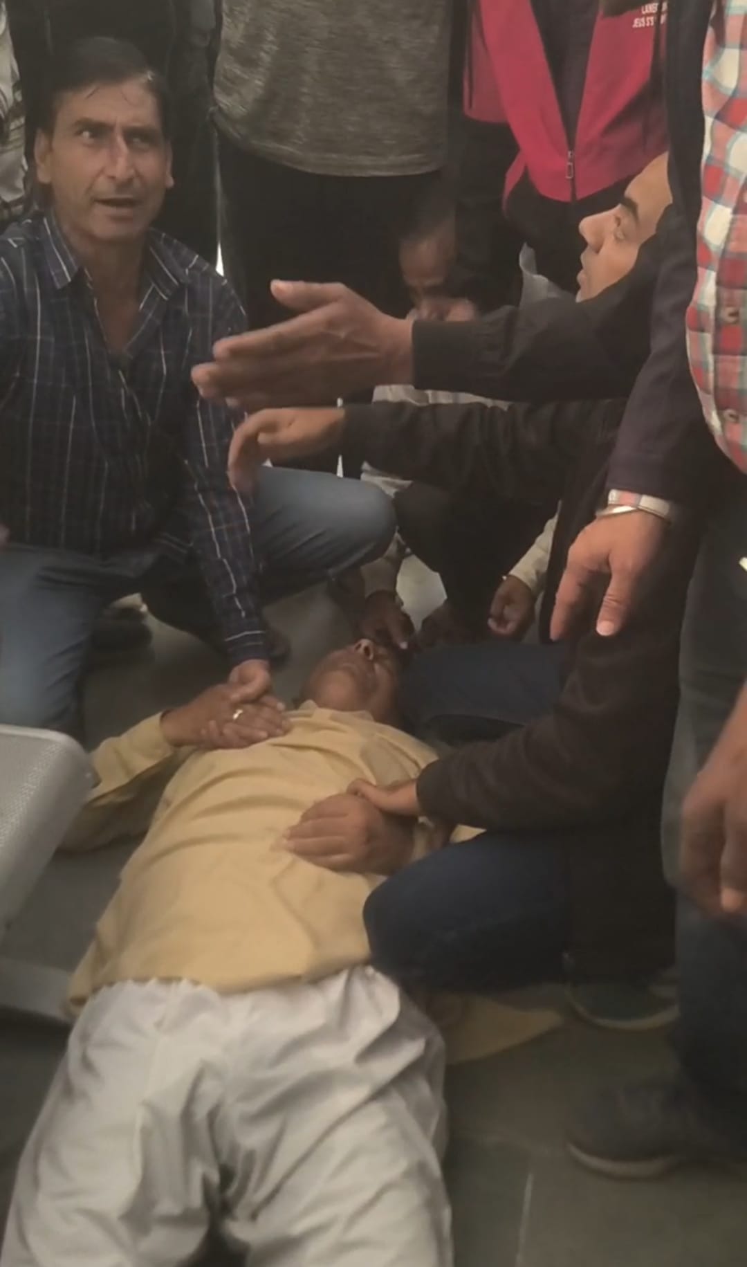 A farmer who went to complain to the collector suffered a heart attack.