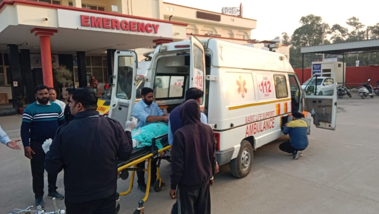Bike rider dies in accident, mother and daughter sent to PGI