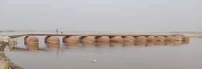 The incomplete pontoon bridge at Haidalpur Ghat increases the risk of accidents.