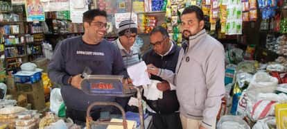 Six shopkeepers were fined for polythene.