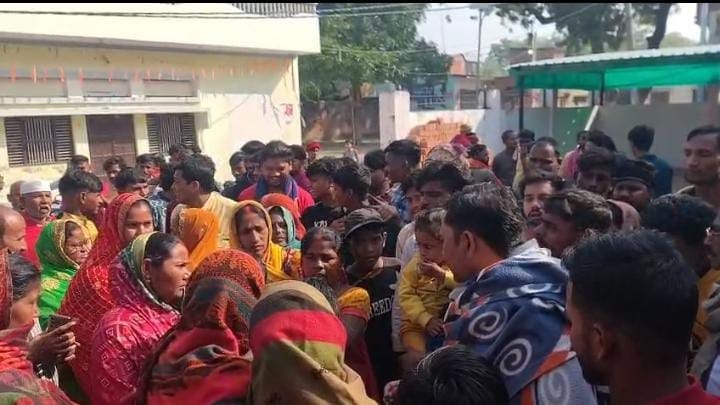 Uproar over naming of Panchayat Bhawan gate in Siwankala