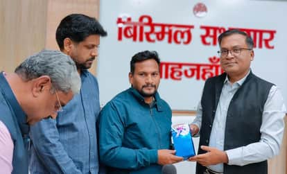 BLOs rewarded for their excellent work