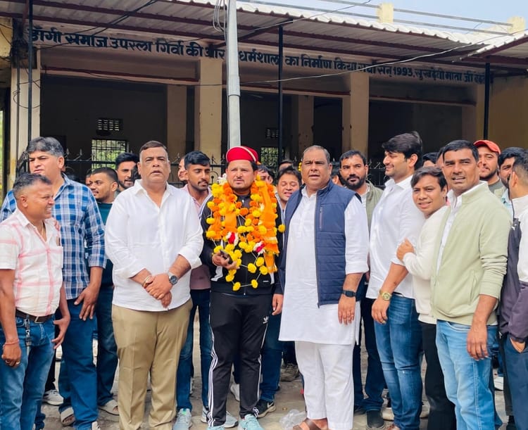 Udaipur: उदयपुर के कैलाश पटेल ने शुरू की 1,400 किमी की पदयात्रा,  शांति–सद्भाव का संदेश देने का लिया संकल्प