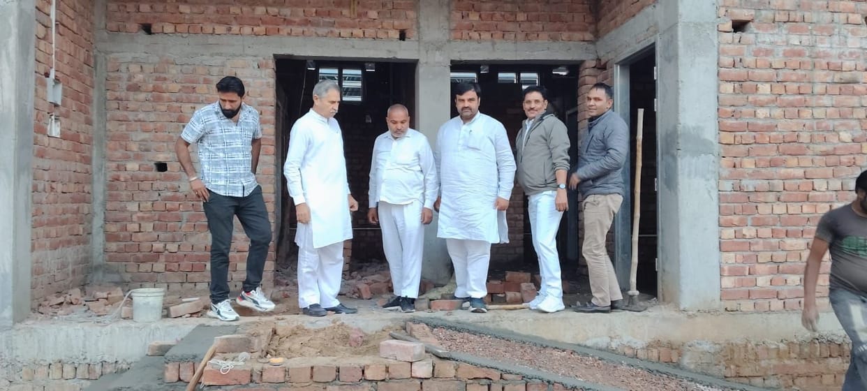 A modern toilet will be built in the old grain market for Rs 15 lakh.