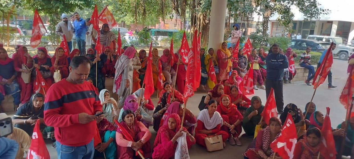 Workers protested and burnt a copy of the notification of the Labour Codes.