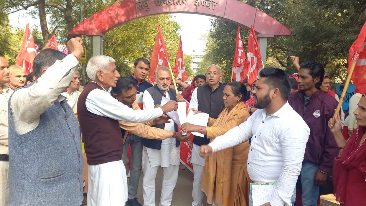 Trade unions protest against labour laws