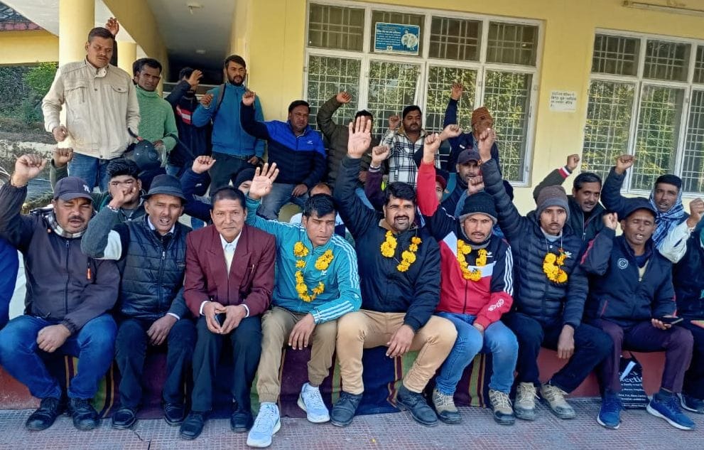 Magnesite factory workers continue their hunger strike