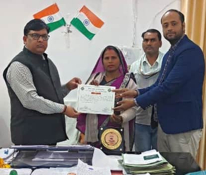 BLO Rajkumari first for 100% SIR form digitization