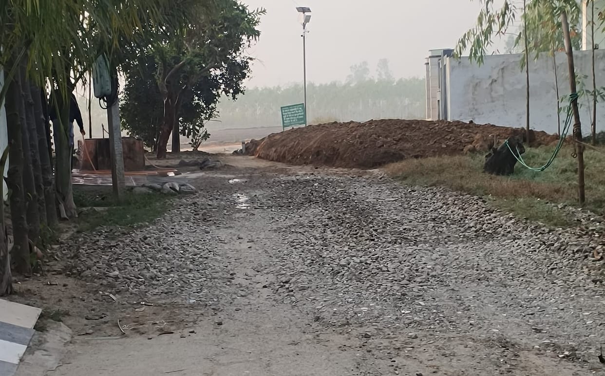 Villagers handed over complaint to BDPO to open main road