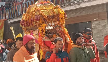 The throne of Adi Guru Shankaracharya was installed in the Narsingh Temple.