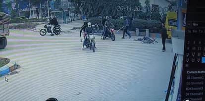 Nine masked miscreants beat a former Pradhan candidate to a pulp; the incident was captured on CCTV.
