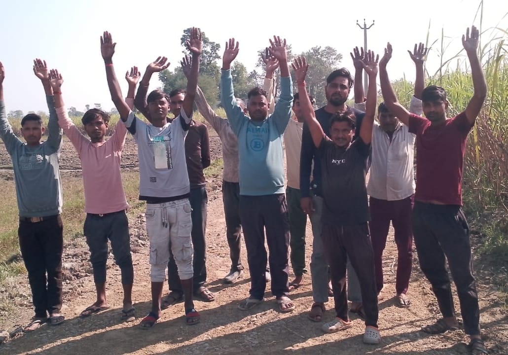 Villagers questioned the construction of the Siswara tar road and staged a protest