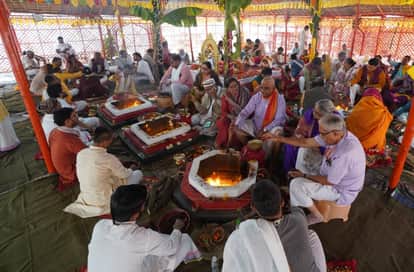 Chanting 2.33 lakh mantras in five days gave the Dharma flag divine brilliance.