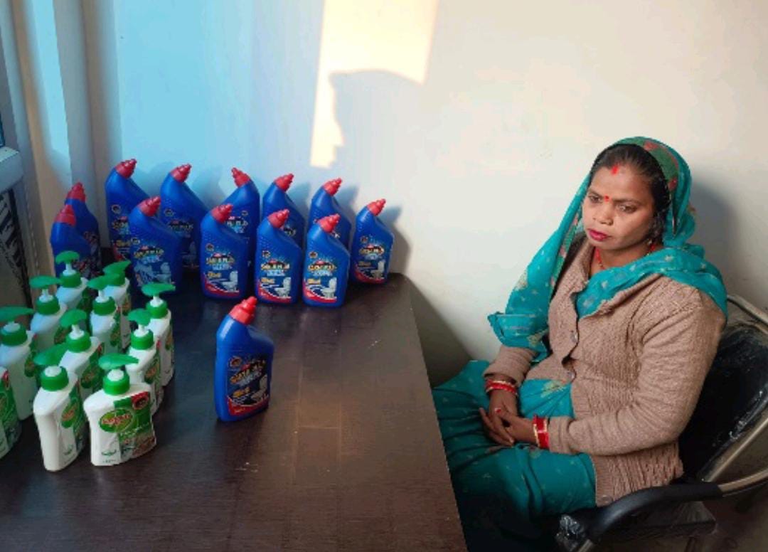 Kalpana became helpful to others when she got help of Rs 1 lakh.