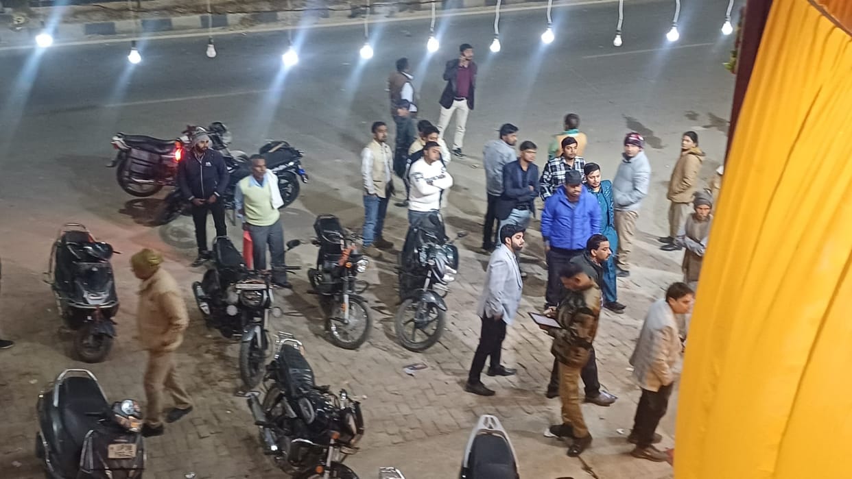 Thieves made away with cash and jewellery worth lakhs of rupees at a wedding ceremony.