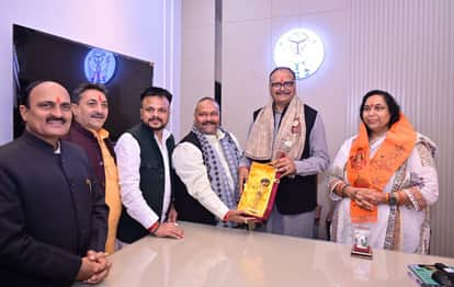 Deputy CM bows down on the birth anniversary of Baba Neeb Karori Maharaj