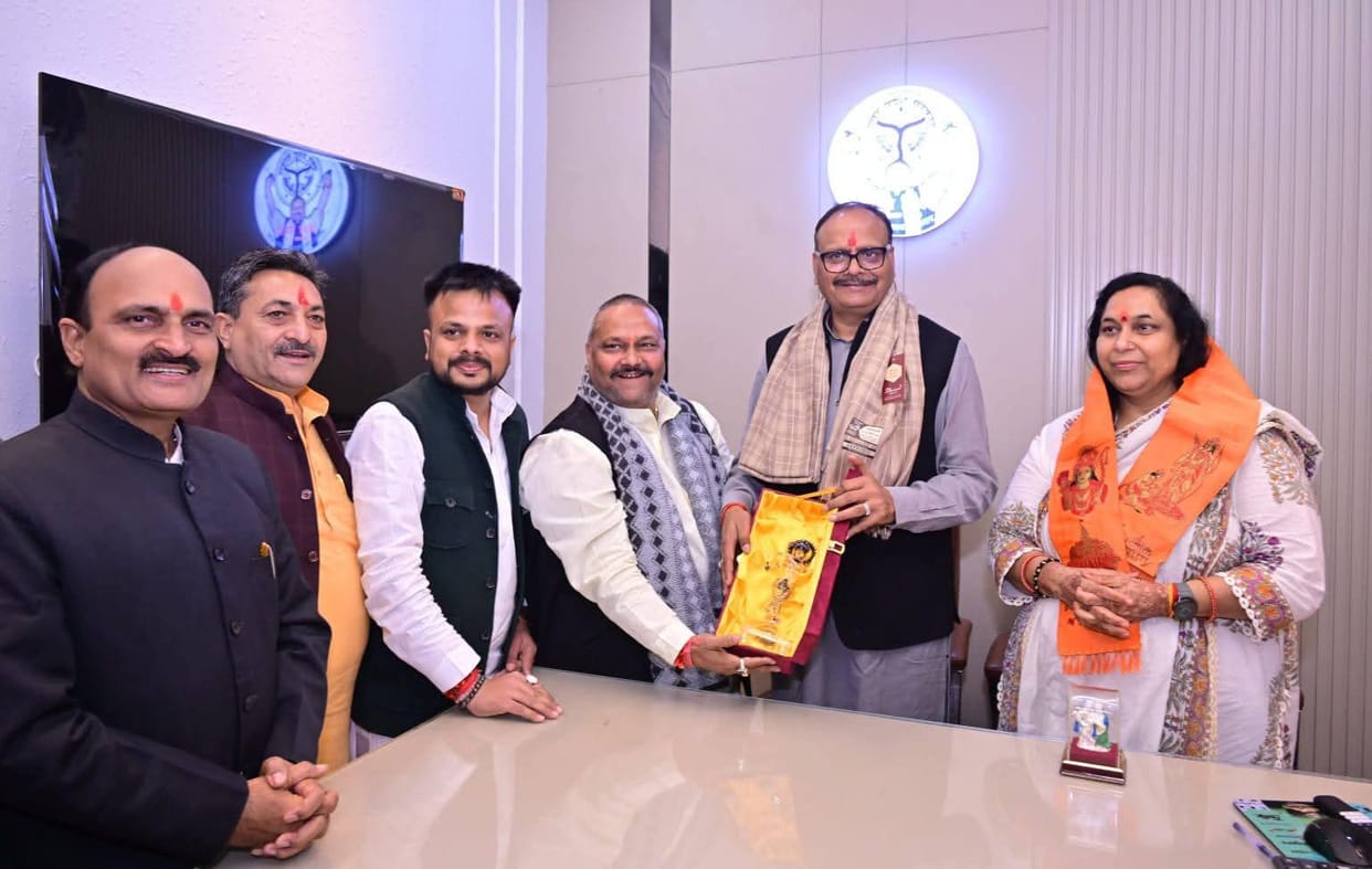 Deputy CM bows down on the birth anniversary of Baba Neeb Karori Maharaj