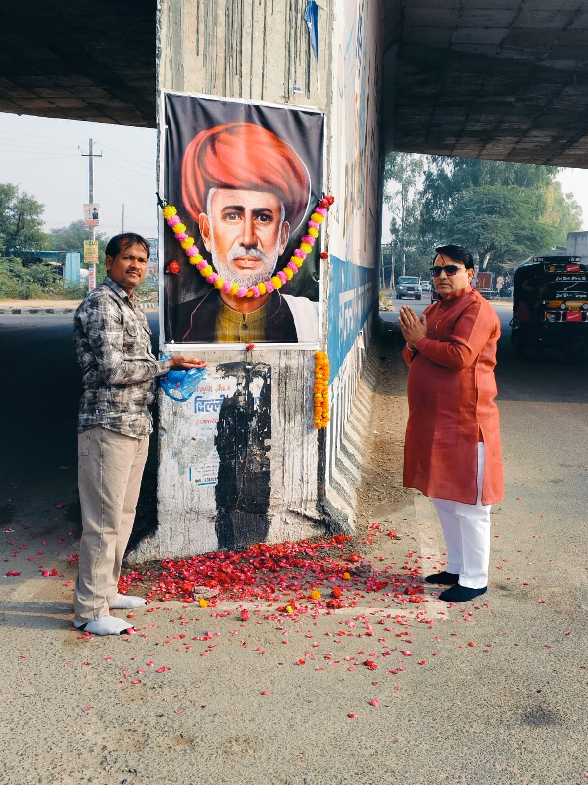Flowers were offered on the death anniversary of Mahatma Jyotiba Phule.