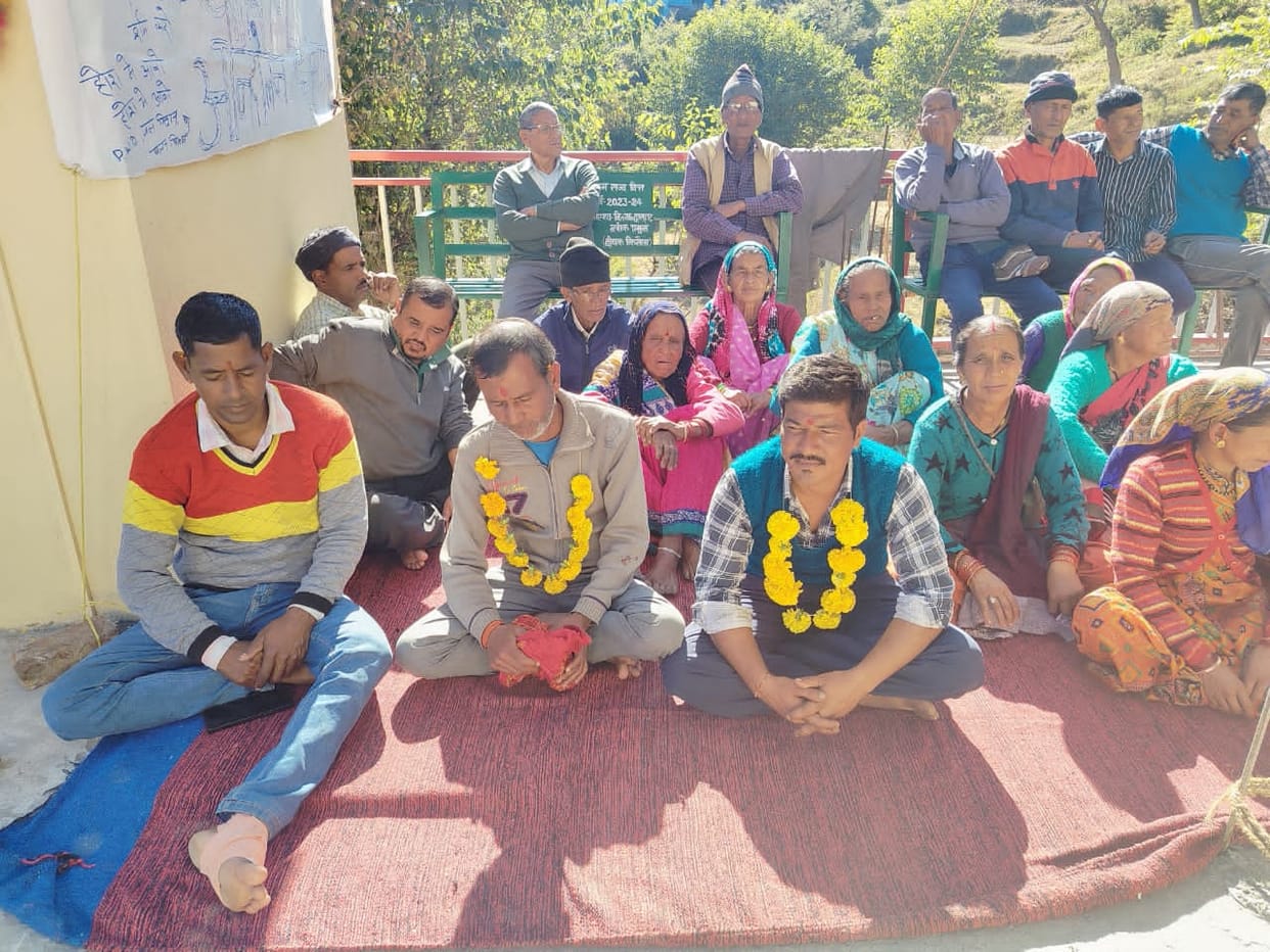 Villagers continue agitation in Dhanyari for their demands, raise slogans