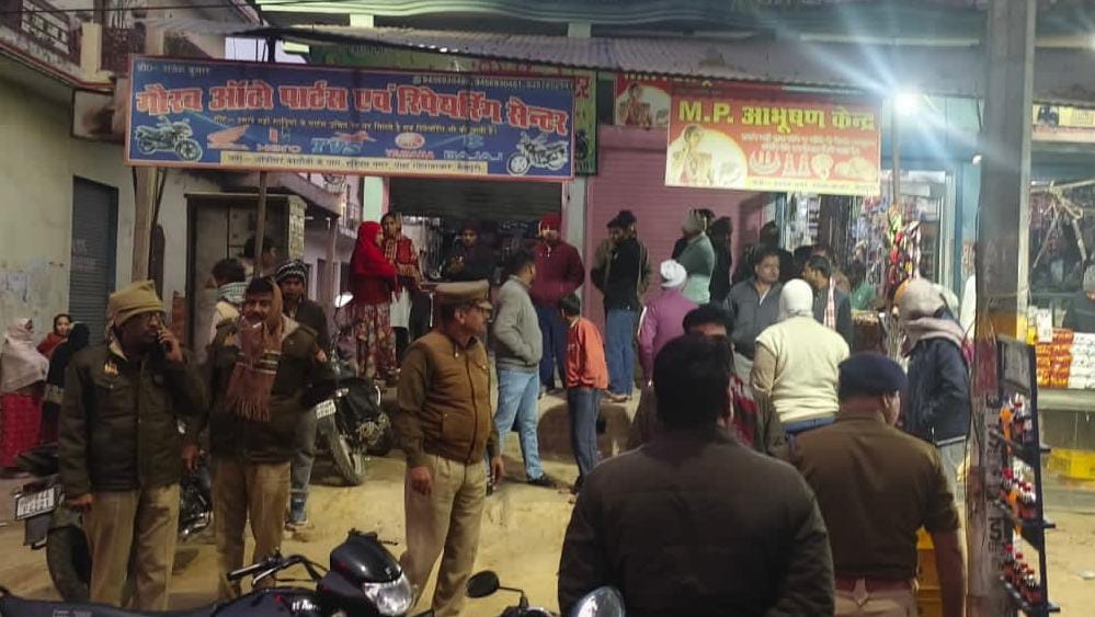 mainpuri news theft shop jwellery