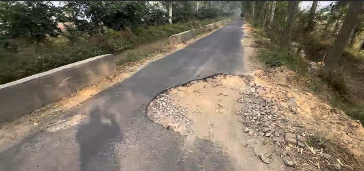 Road on Mini Bypass broke down in 6 months, people expressed anger