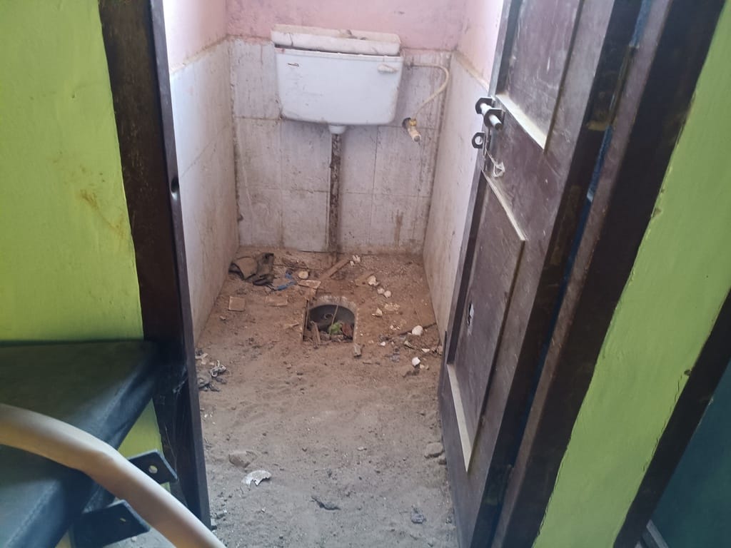 Saman sports complex in bad shape, players raised demand for facilities