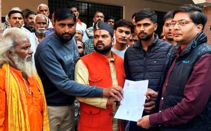 Accused of breaking the platform, action should be taken against the accused