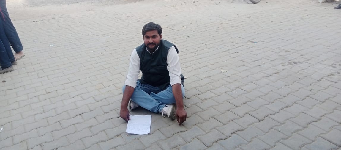 Youth staged a sit-in at the police station after his report was not registered.