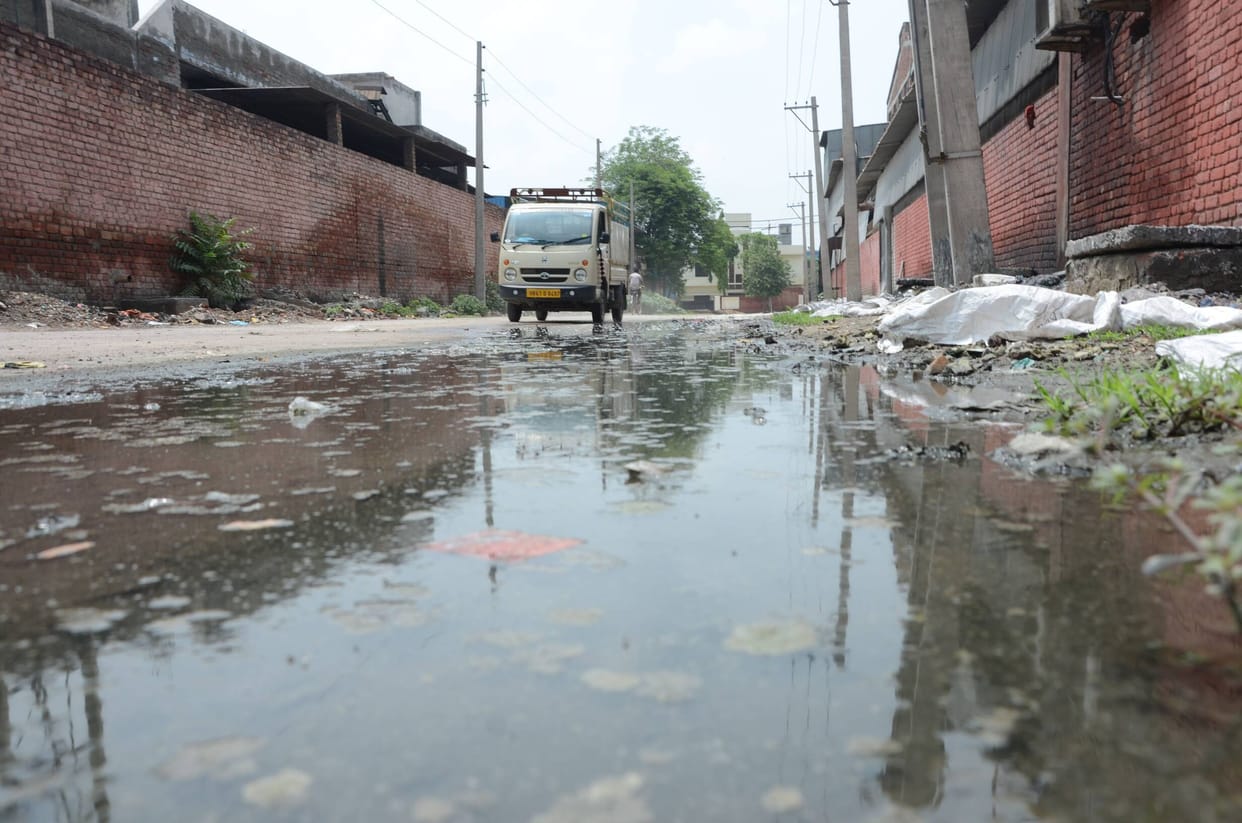 Industries plunge into darkness, Sectors 21 and 26 yearn for light and cleanliness.