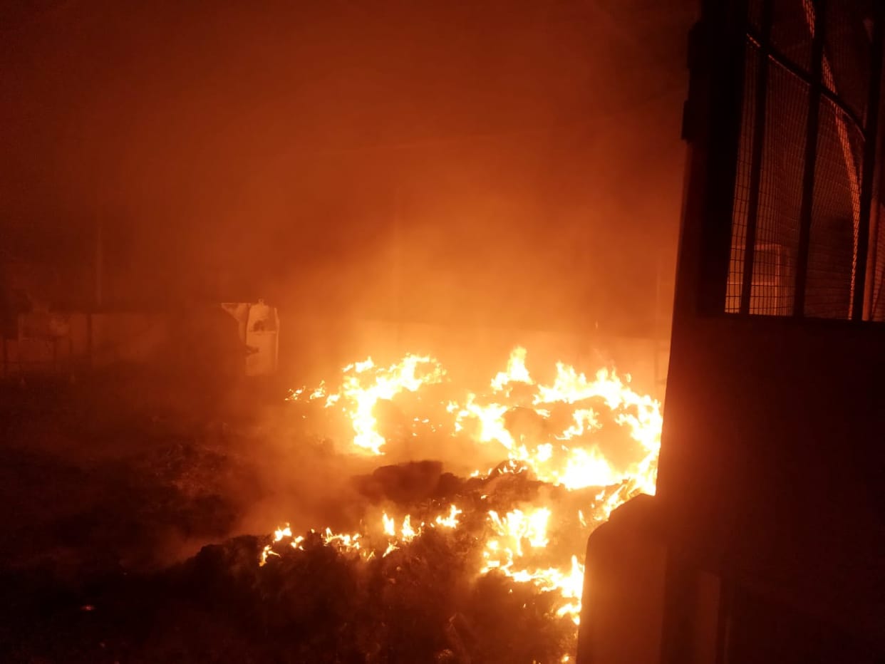 Fire broke out in MRF center of Nagar Panchayat
