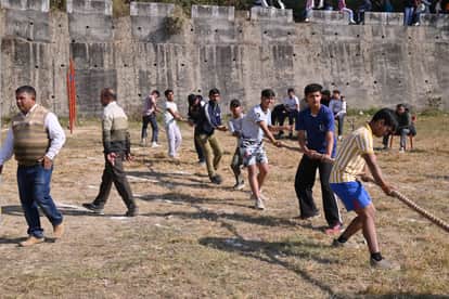 Mannat first in 100 meter race