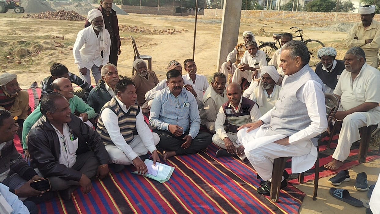 The protest in Swami Nagar ends, with 3 to 6 feet more road space available