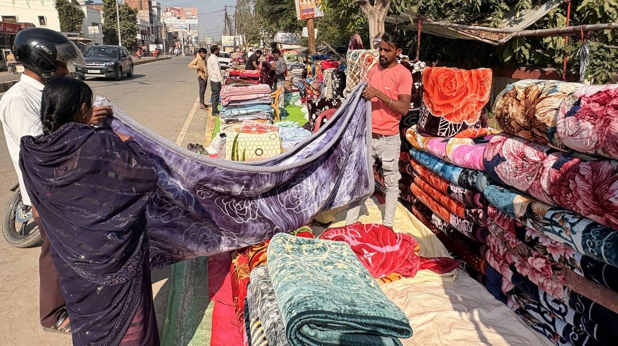 Siddharthnagar News: Demand for Chandni Chowk blankets in Siddharthnagar