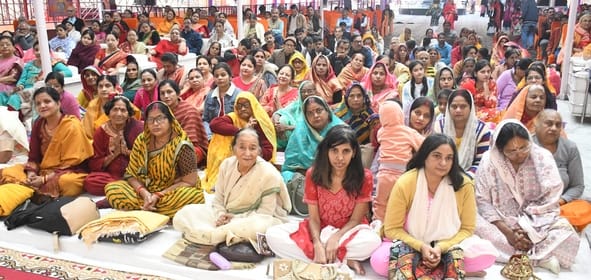 Devotees rejoiced after hearing the story of Shri Krishna-Rukmini's marriage.