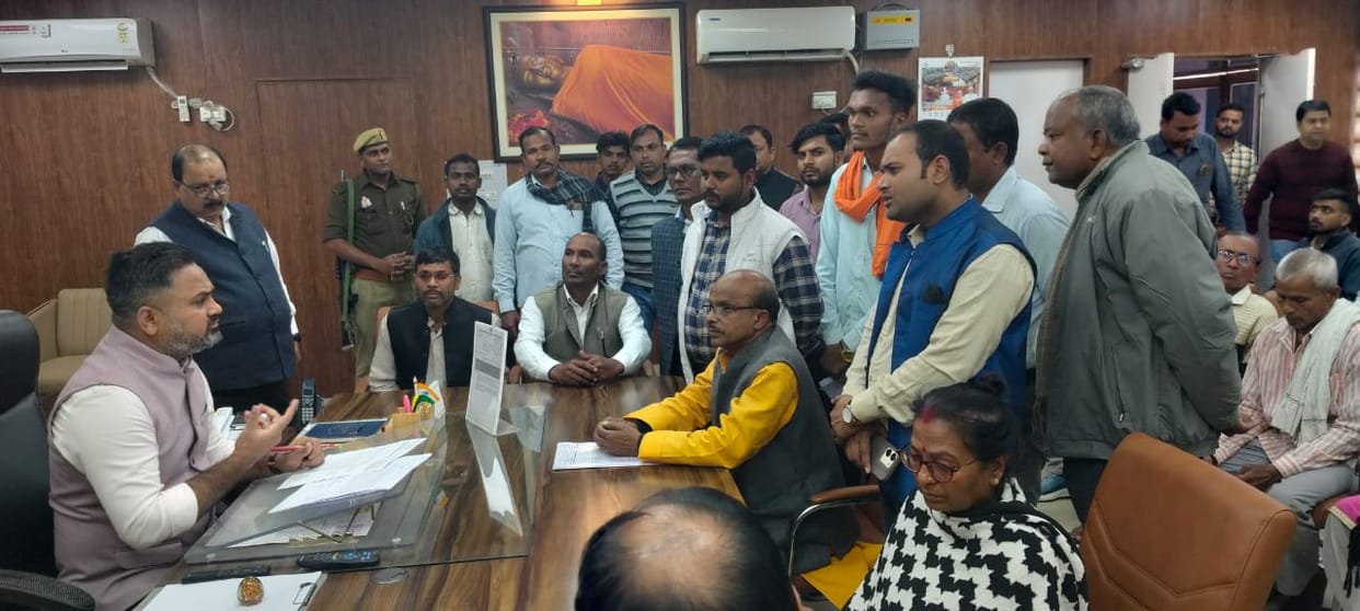 Demand for action against those making indecent remarks on Gond community