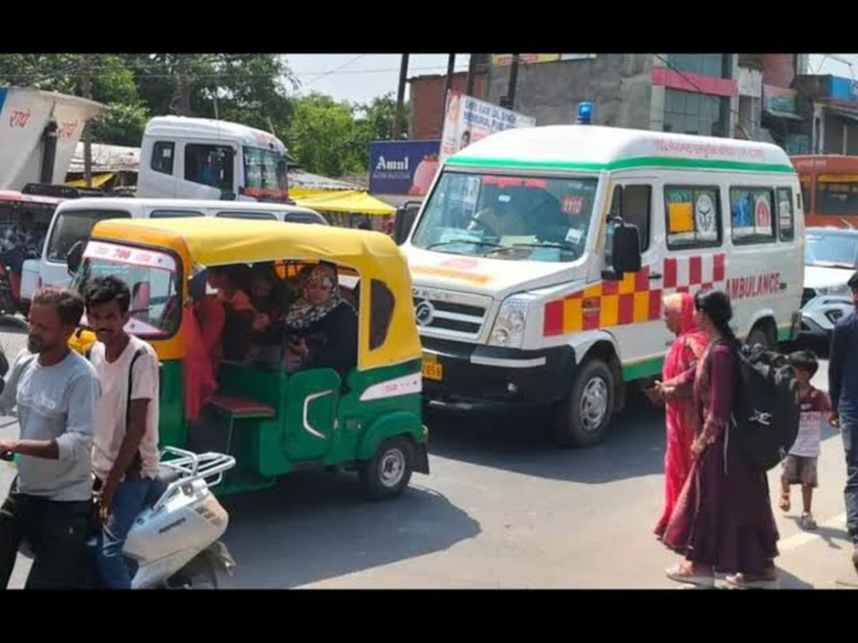 The driver and his family pleaded, but the ambulance could not find a way.