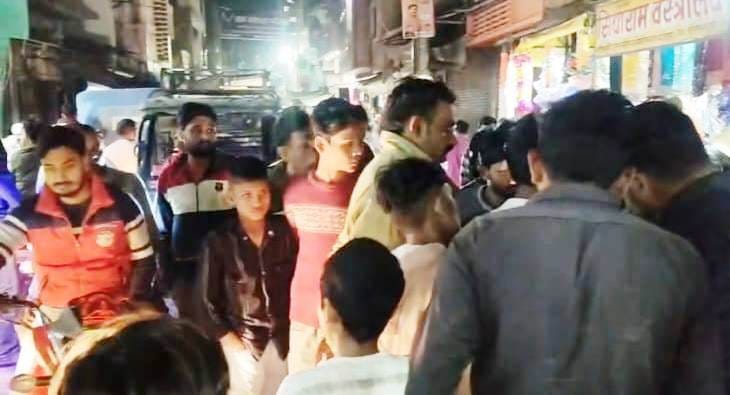 Uproar after death of newborn in Ganjdundwara