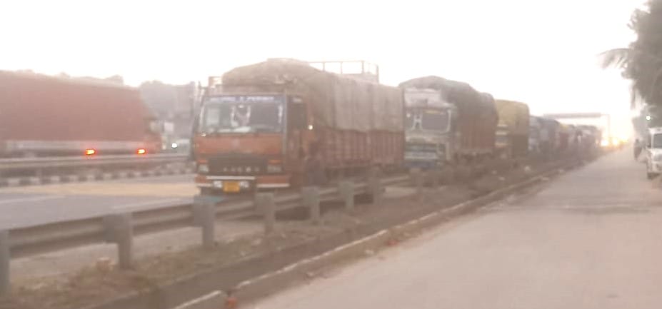 Despite notices, vehicles are still parked near hotels and dhabas on the highway.