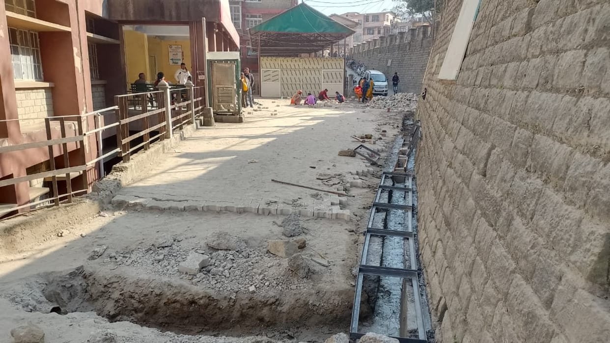 Repair of regional hospital complex begins
