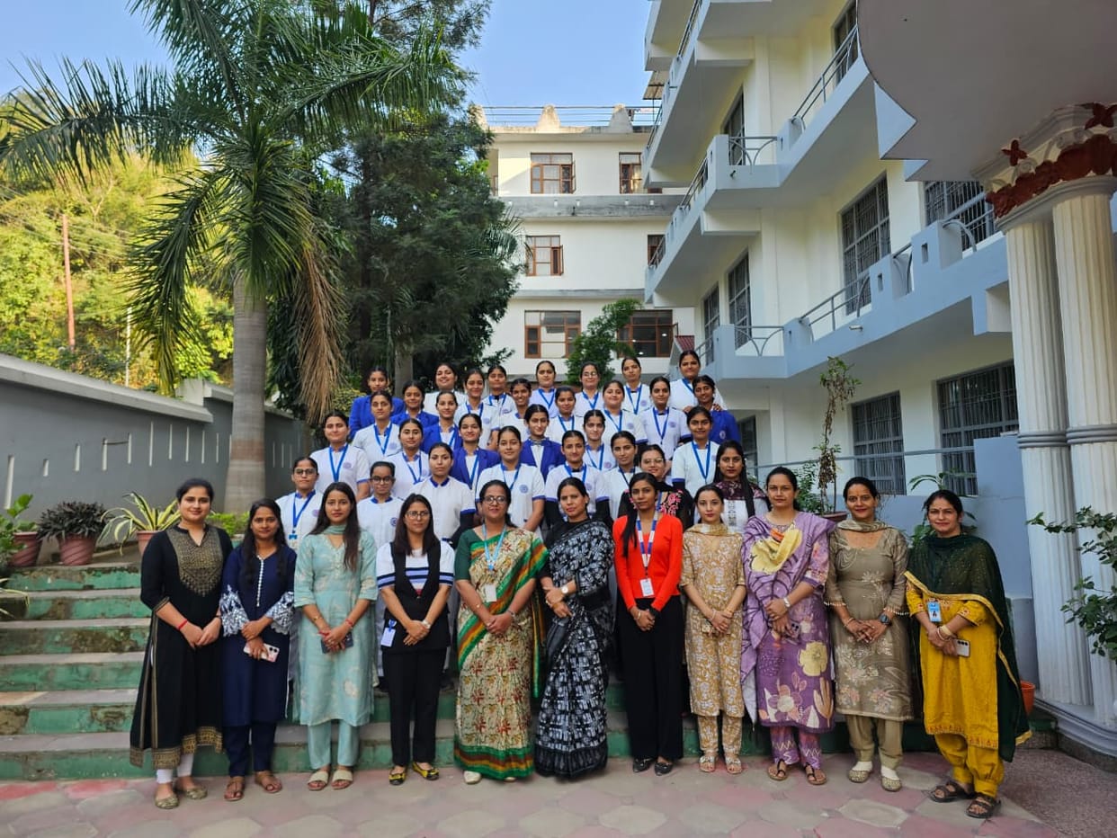 26 girl students of Awasthi Nursing Institute got jobs